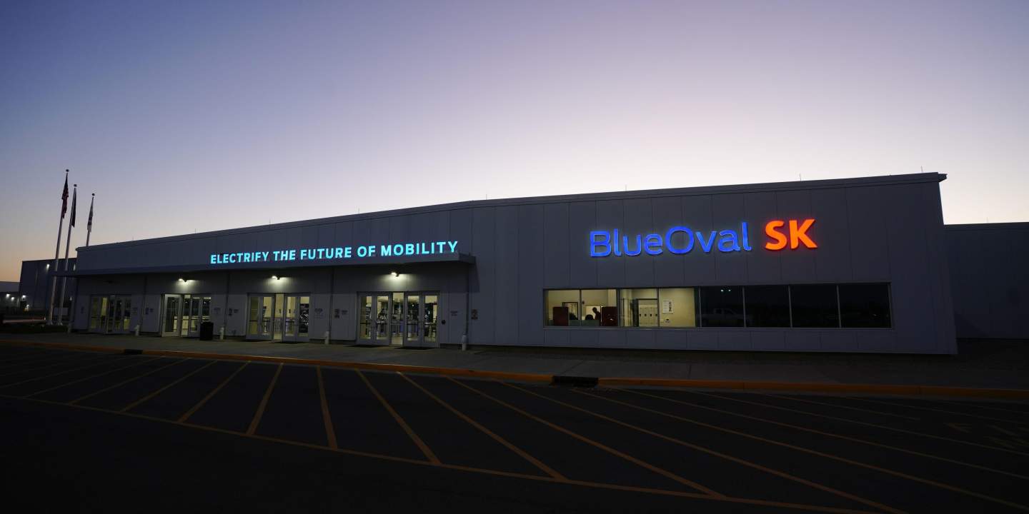 Blue Oval SK Battery Park 08